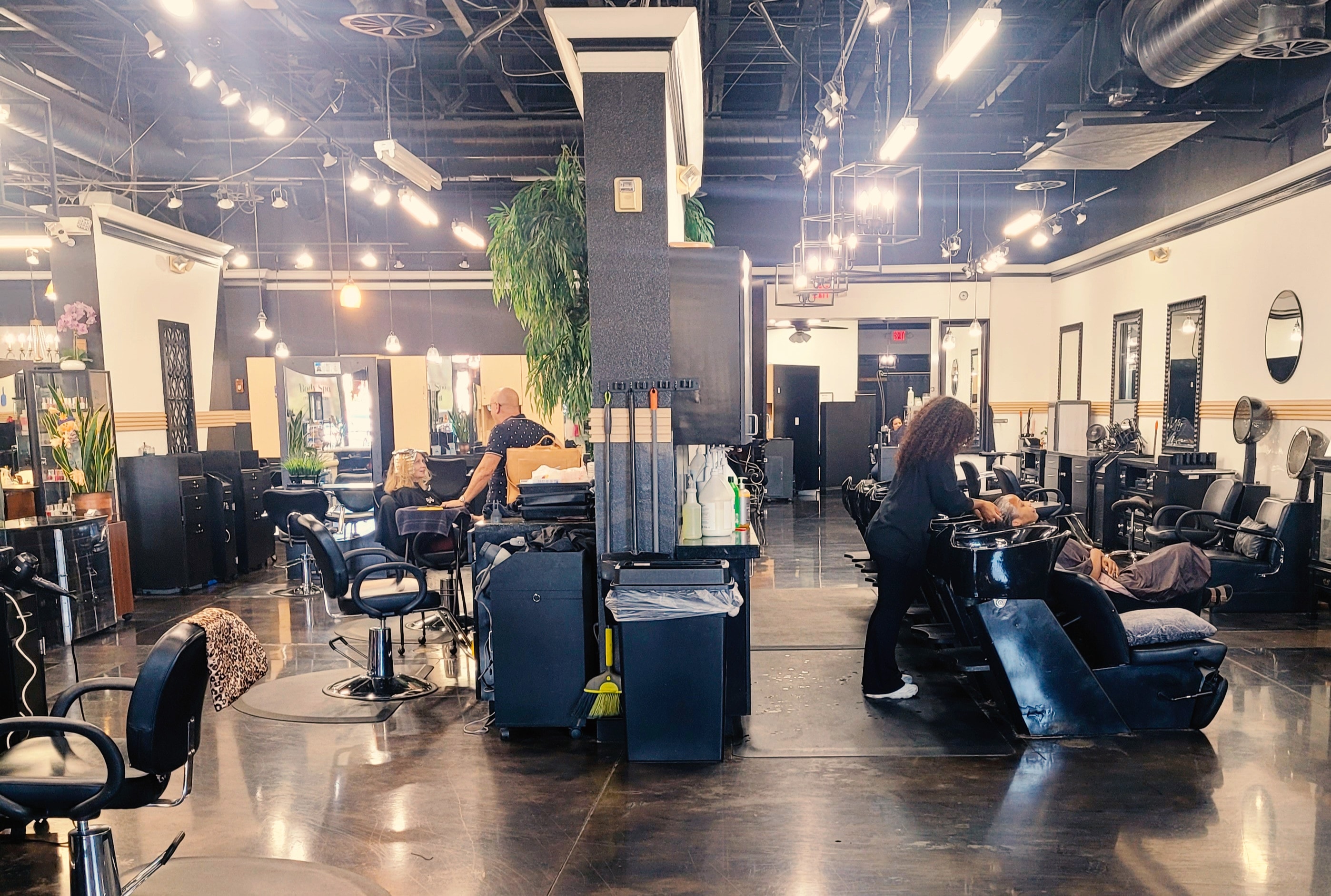 Body Spa Salon styling floor